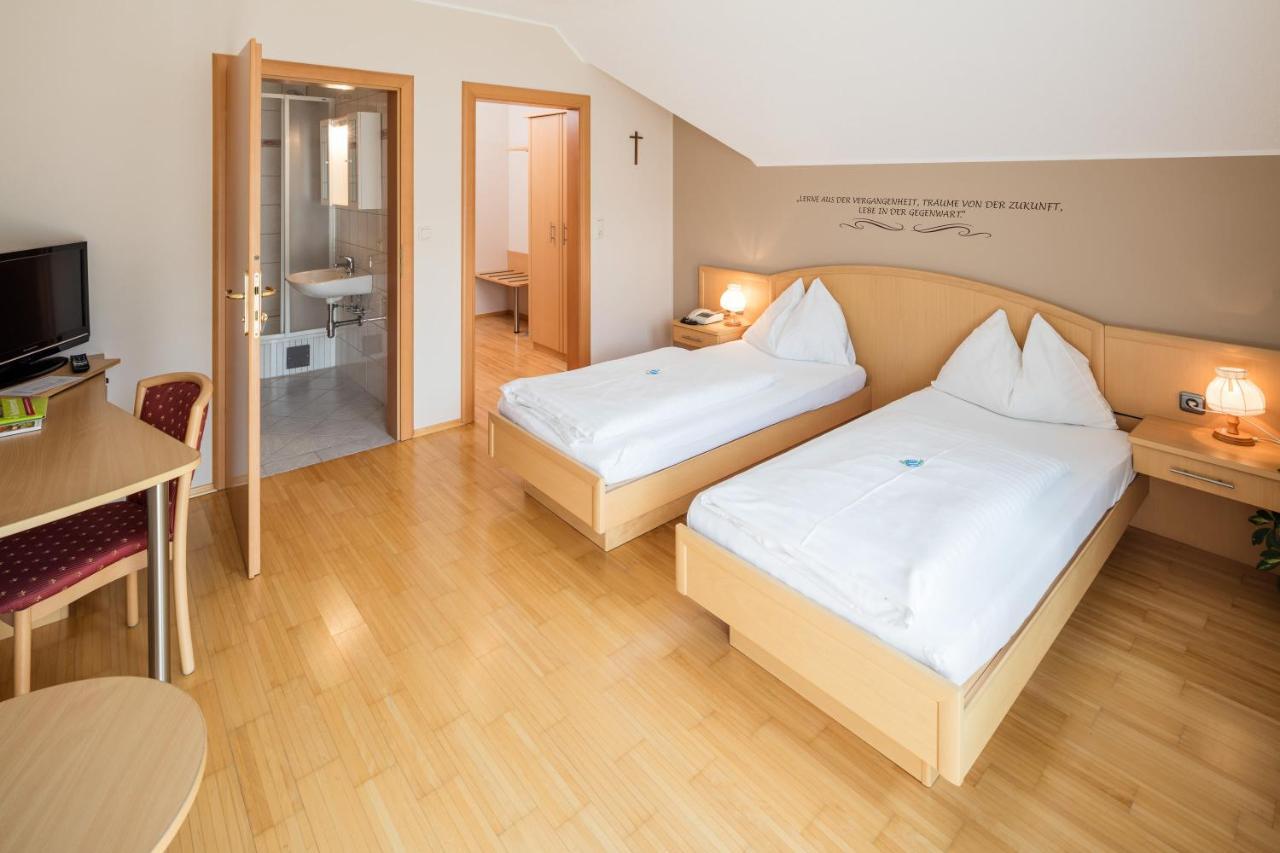 Gasthaus Pension Zum Lustigen Steirer Bruck an der Mur Esterno foto